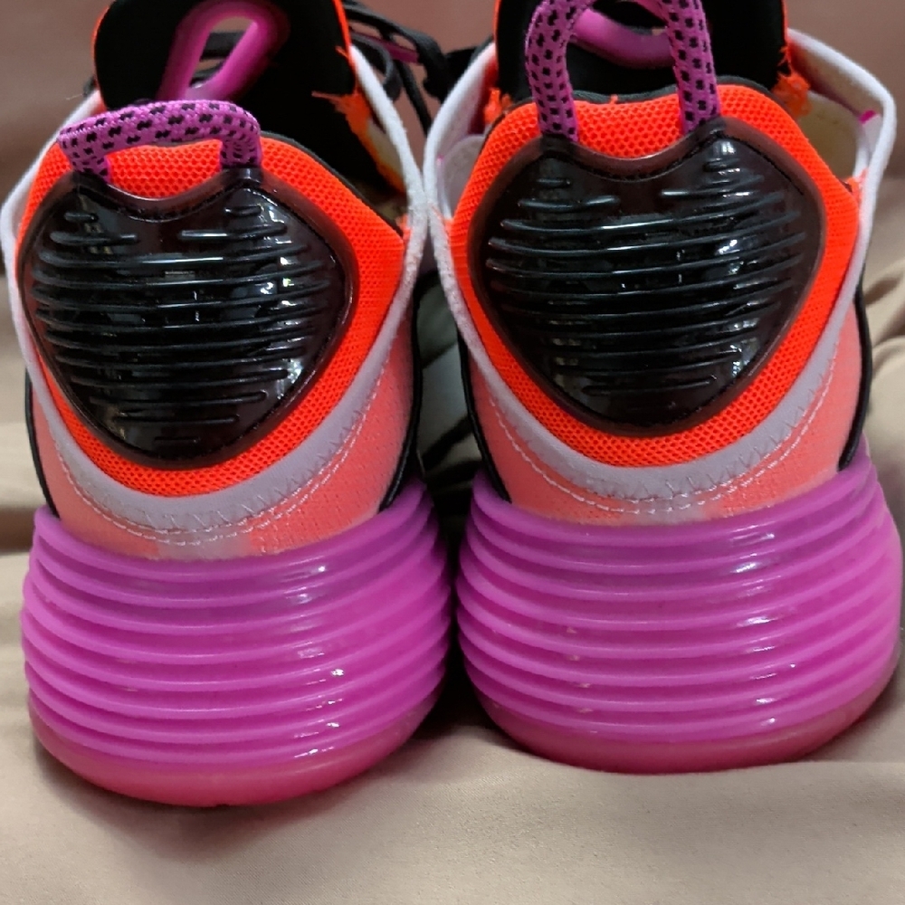 Nike Air Max 2090 Pink and Black Shoes - Picture 3 of 9